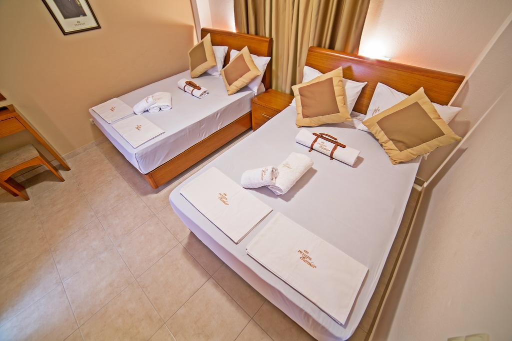 Pioneer Excelsior Rooms Paralía Exterior foto
